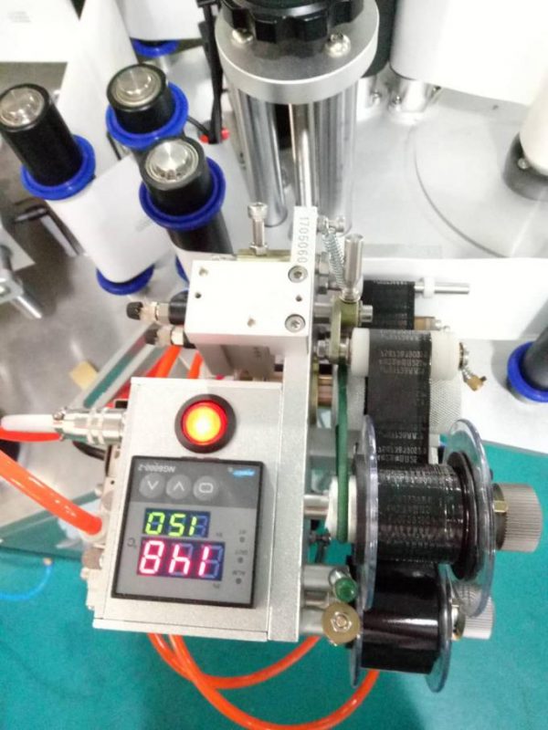 Etichettatrice automatica dell'autoadesivo laterale di Doubel dell'etichetta con il dispositivo di paging e la macchina di codifica