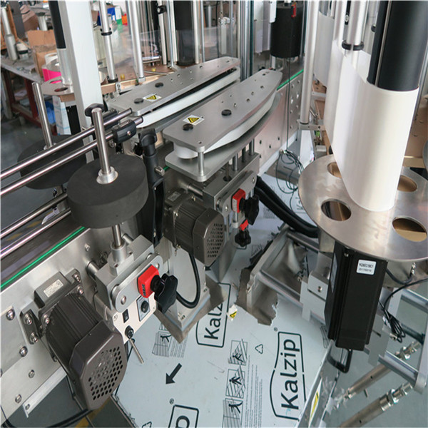 Capacità del macchinario di etichettatura della bottiglia quadrata automatica piena 4000-8000 B / H