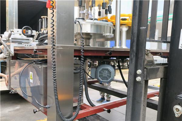 Spessore rotatorio dell'attrezzatura dell'etichettatrice dell'autoadesivo della bottiglia rotonda ≥ 30mm