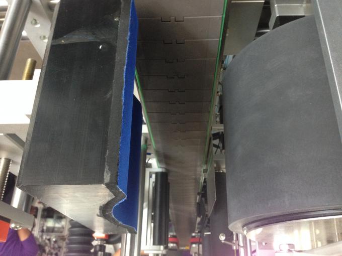 Applicatore automatico di etichette adesive per bottiglie rotonde in plastica / vetro