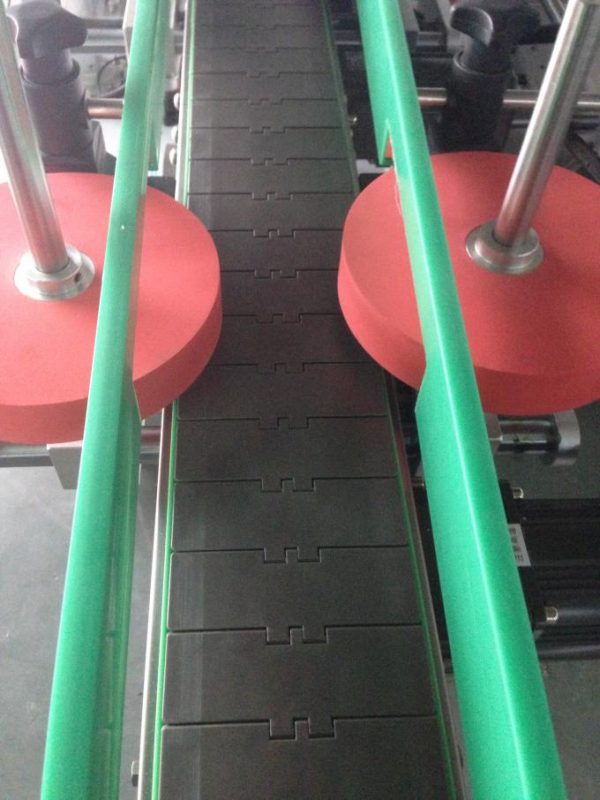 Applicatore automatico di etichette per bottiglie tonde / quadrate / subuliformi