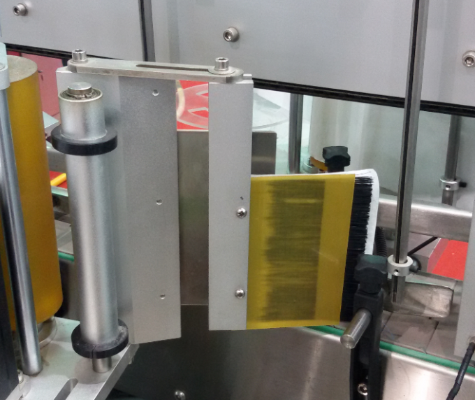 etichettatrice automatica per bottiglie con meccanismo up-press con certificato CE