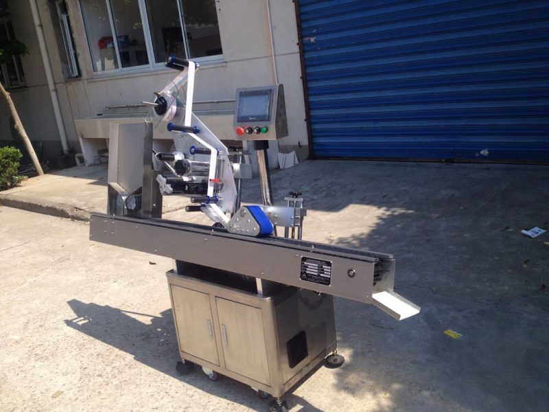 Etichettatrice automatica con adesivo autoadesivo della bottiglia rotonda del diametro di 12-25mm della Cina per il fornitore di cosmetici del rossetto