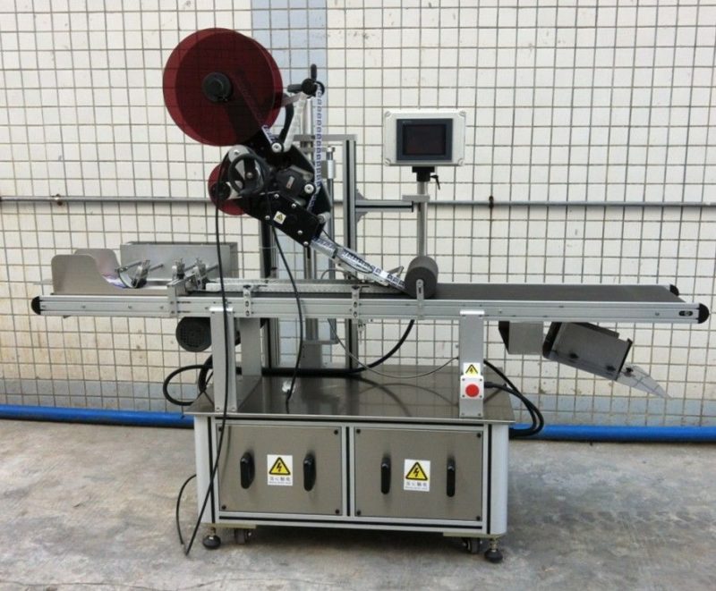 Cina Etichettatrice superiore per maschera / cartone non spalmato / sacchetti di carta, fornitore di applicatore di etichette a superficie piana