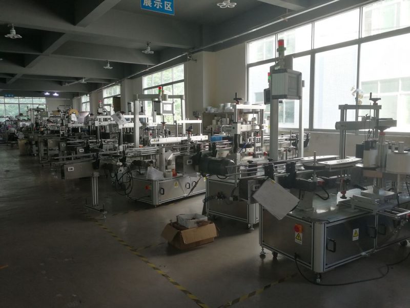 Cina Applicatore di etichette adesive per proprietà di bevande, fornitore di etichettatrici automatiche per adesivi