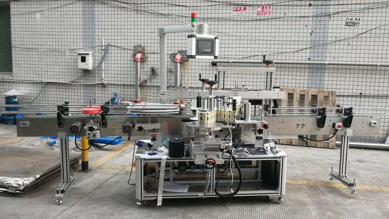 Cina Macchina per etichettatura automatica per bottiglie quadrate adesive Double Side fornitore